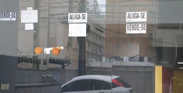 Mais de três mil estabelecimentos comerciais fecham as portas em SC